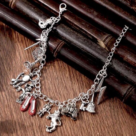 SALE Sterling Silver Vintage Wizard Of Oz Charm Bracelet - Picture 2 of 5